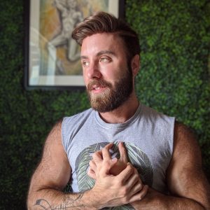 En quête de complicité Jonathan - rencontre-Daddy-Levallois-Perret