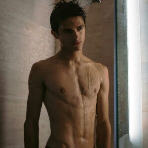 Jeune homme d’Clermont-Ferrand cherche rencontre coquine intense avec mec complice pour échanges enflammés Loïc - rencontre-Gay-Annonay