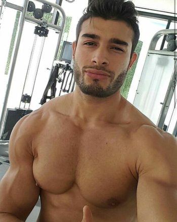 Mes pauses clopes qui finissent les doigts collants rencontre-Gay-Cherbourg-en-Cotentin