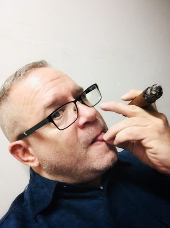 Timide 44 ans qui bande pour un mec discret rencontre-Gay-Courbevoie