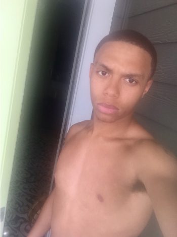 J’ai 22 ans et une queue qui demande qu’à servir près de Draguignan rencontre-Gay-Draguignan