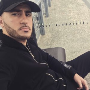 Baiser maintenant, pas dans 3 semaines Yannick - rencontre-Gay-Hyères
