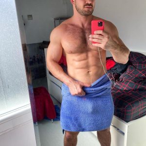 Je suis en manque de sexe chaud cet été Eric - rencontre-Gay-Mantes-la-Jolie