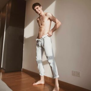 Jeune mec à Narbonne cherche complice pour transgression Bastien - rencontre-Gay-Metz