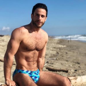 Vacances finies, besoin de compagnie Younes - rencontre-Gay-Montluçon