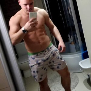Soleil, barbecue et naturisme Malo - rencontre-Gay-Nîmes