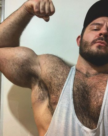 Cougar en quête de jeunes mecs rencontre-Gay-Vannes