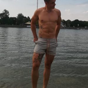 Cherche un gars cool pour trinquer à Montluçon Léopold - rencontre-Minet-Montluçon