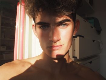 Homme célibataire audacieux cherchant émotions nouvelles, appelle-moi maintenant rencontre-gay-bordeaux-Vtnu