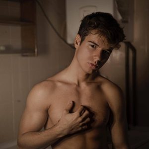 Enzo - rencontre-gay-neufchateau-K7Rp