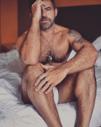 Gay athlétique mature Poitiers cherche baiseur respectueux chaud rencontre-gay-poitiers-u0aT