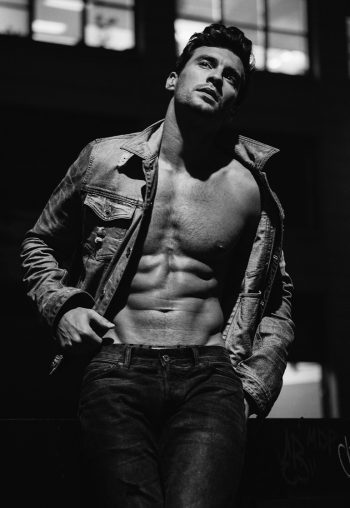 Versaillais de 29 ans cherche complicité masculine pour conversations intimes au téléphone rencontre-gay-versailles-qRbO